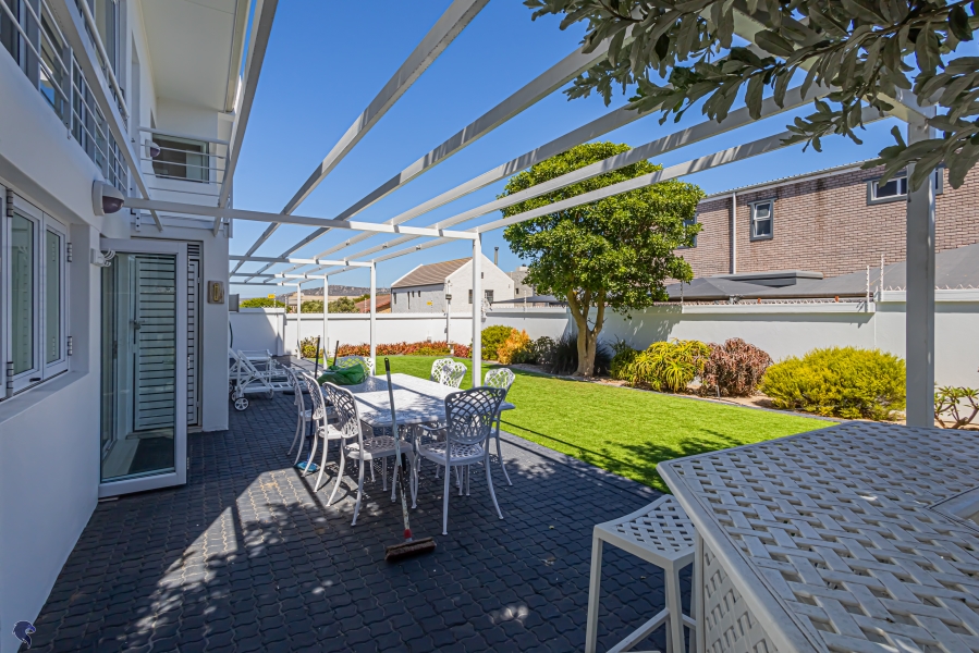 4 Bedroom Property for Sale in Myburgh Park Western Cape